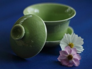 【蓋碗（グリーン）】：春らしいグリーン色で清楚な蓋碗