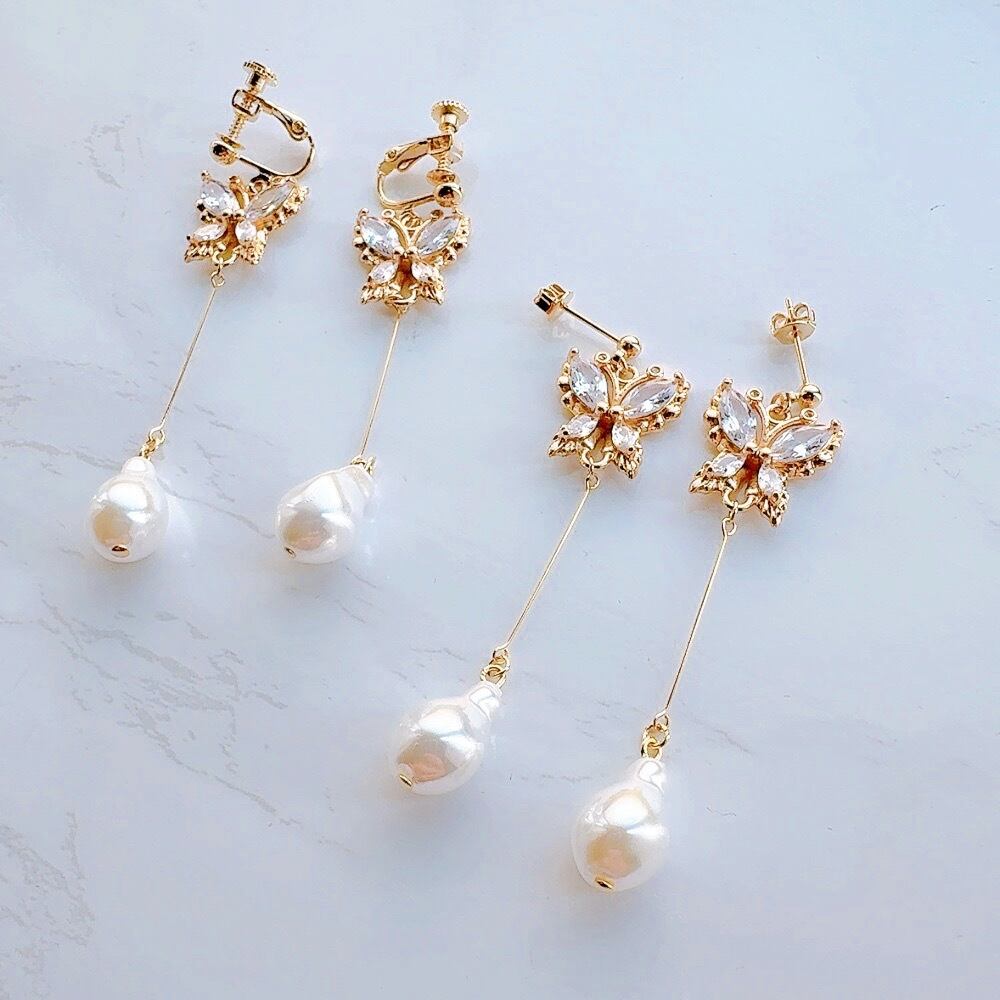 キラキラガラスストーンバタフライ×しずくパールイヤリング・ピアス