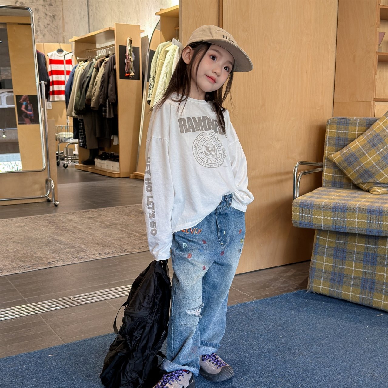 [bdiary] Eleven needlepoint denim pants / [비다이어리] 일레븐자수데님청바지