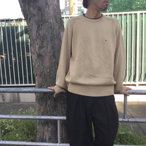 『送料無料』Tommy hilfiger コットンニット ワンポイントロゴ ラグラン L