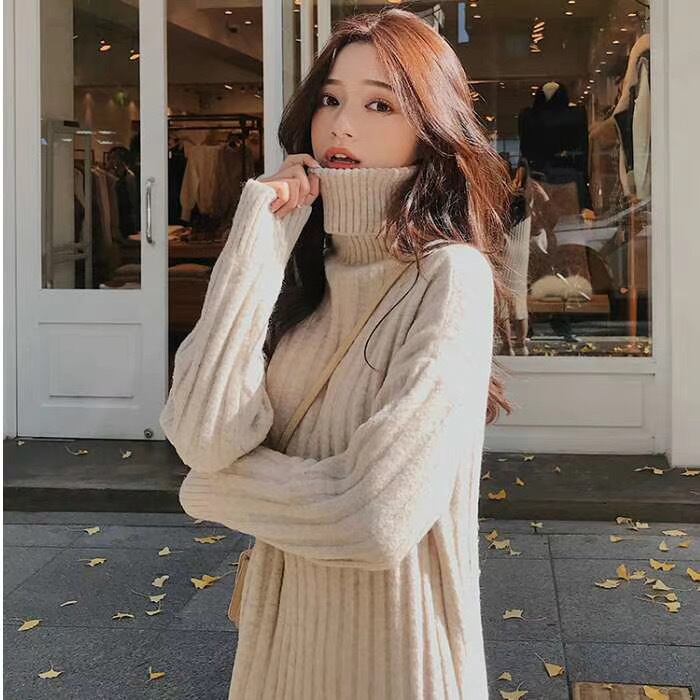 タートルネックニットワンピース