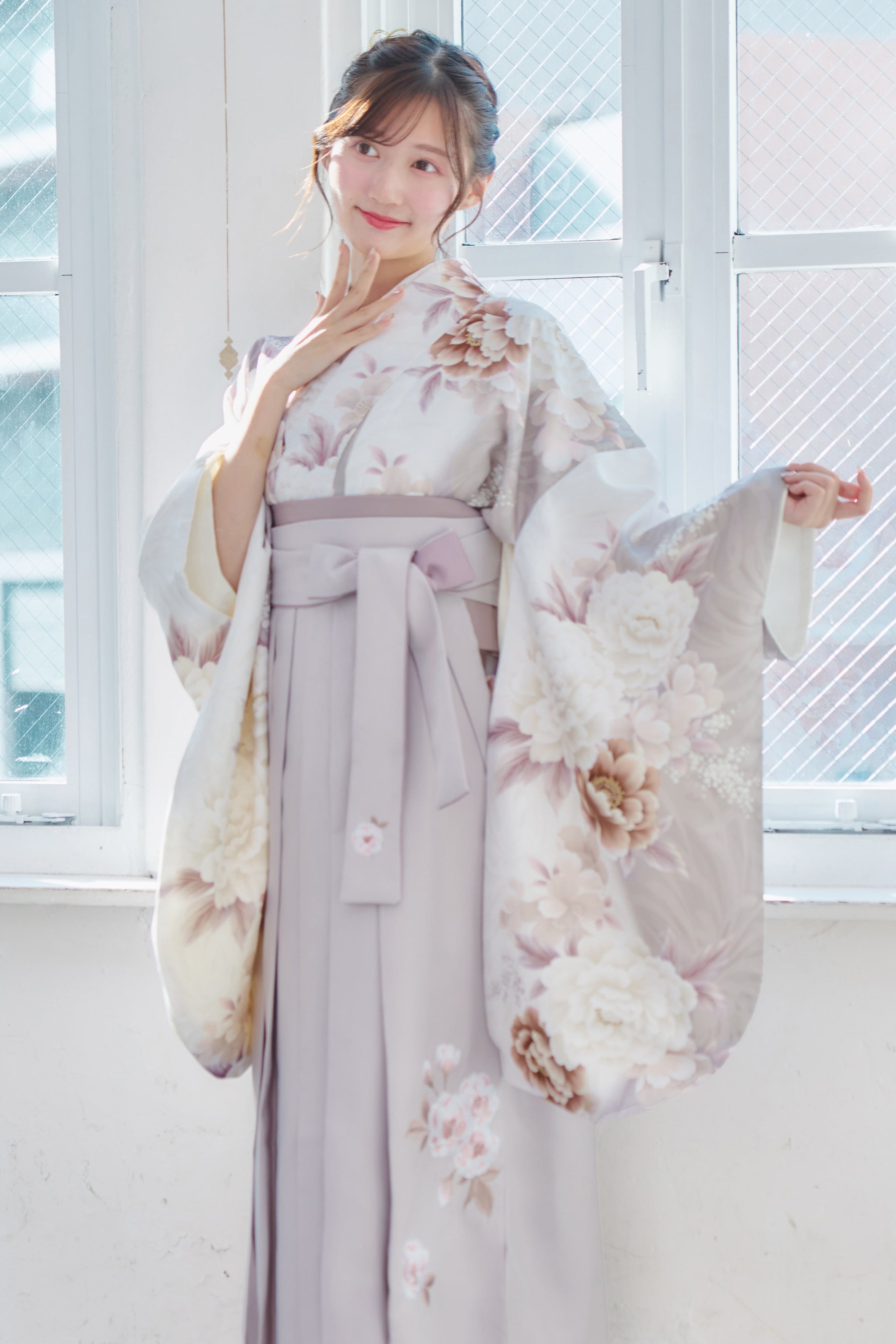 【袴4点set】ふんわり浮世牡丹(グレージュ)刺繍袴94SGB