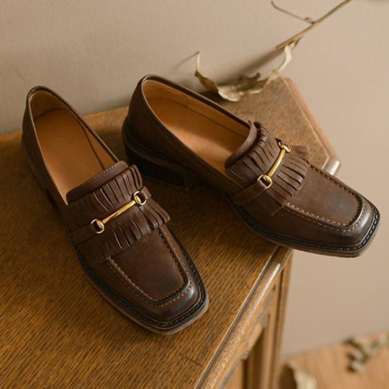 タッセル＆メタルバックルスクエアローファー W10312