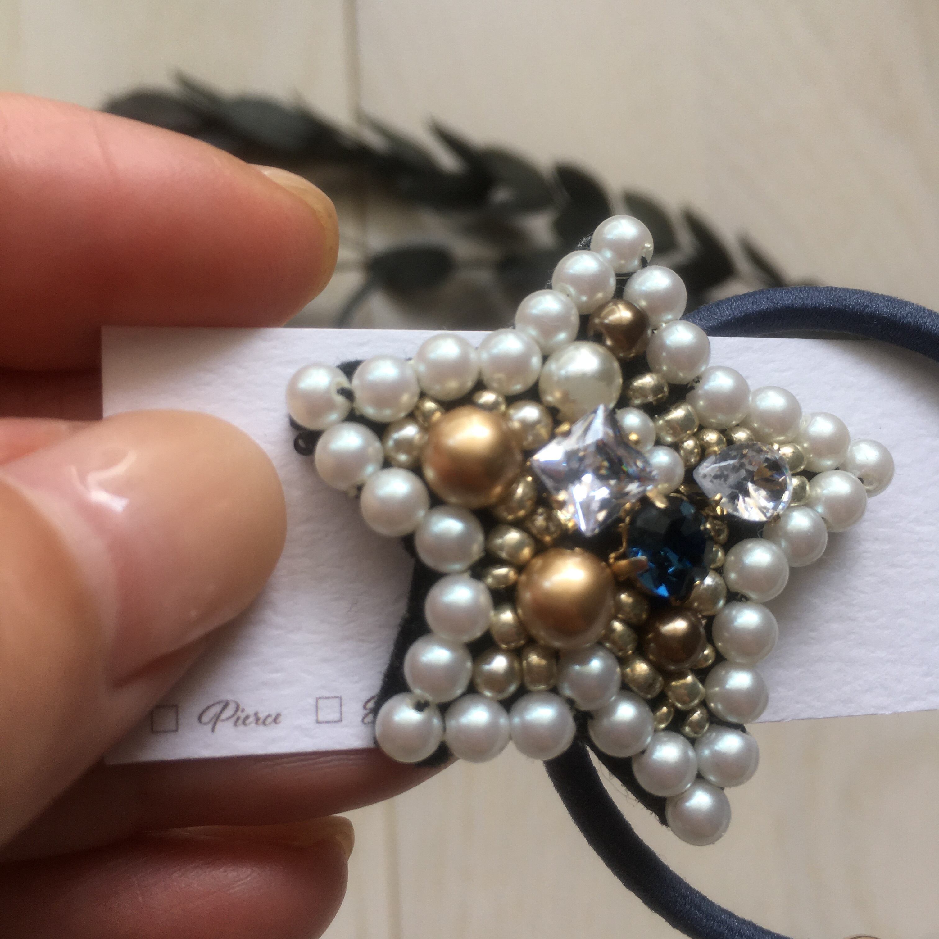 大ぶりな大人可愛いビーズ刺繍のヘアゴム | miyacoco.handmade