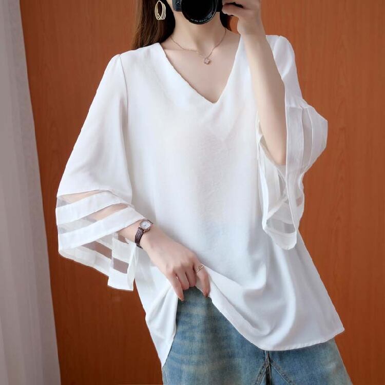 トランペットスリーブ 9分袖 トップス Tシャツ シャツ プルオーバー Vネック ストレート 大人可愛い きれいめ シンプル 大人 おしゃれ お洒落 エキゾチック 大人女子 ラフ ルーズ 個性的 無地 夏 レディース 女性用 デート お出かけ 女子会 お泊まり 休日 イベント リゾート 旅行 海 プール 普段使い ファッション コーデ スタイル サイズ L XL ゆったり ゆる 白 ホワイト