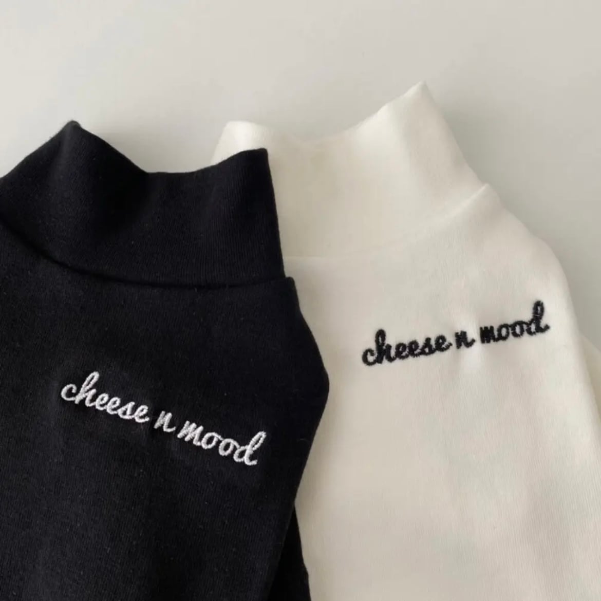 【cheese n mood】Logo turtleneck