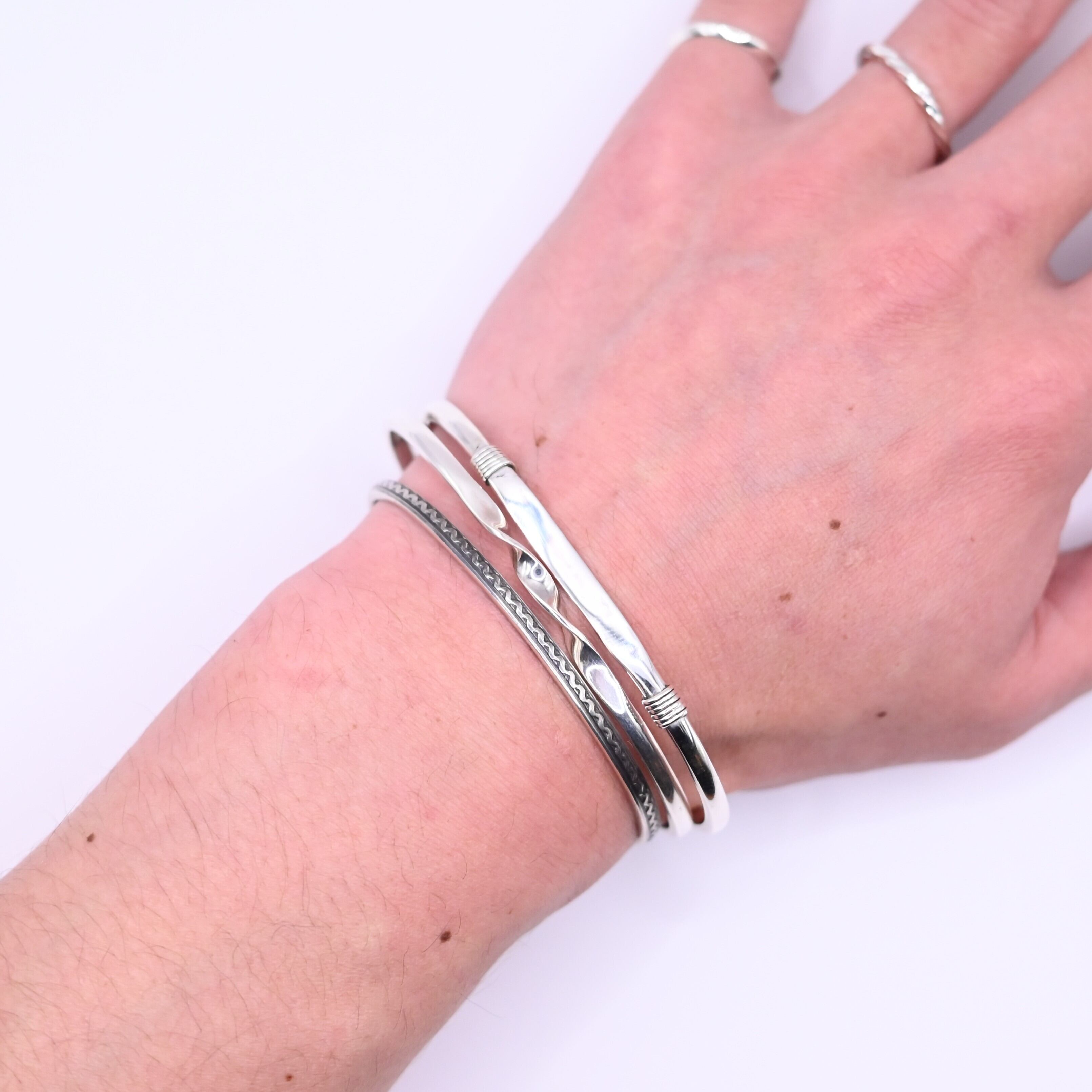ERICKA NICOLAS BEGAY / CENTER TWIST BANGLE(L) | GANKO