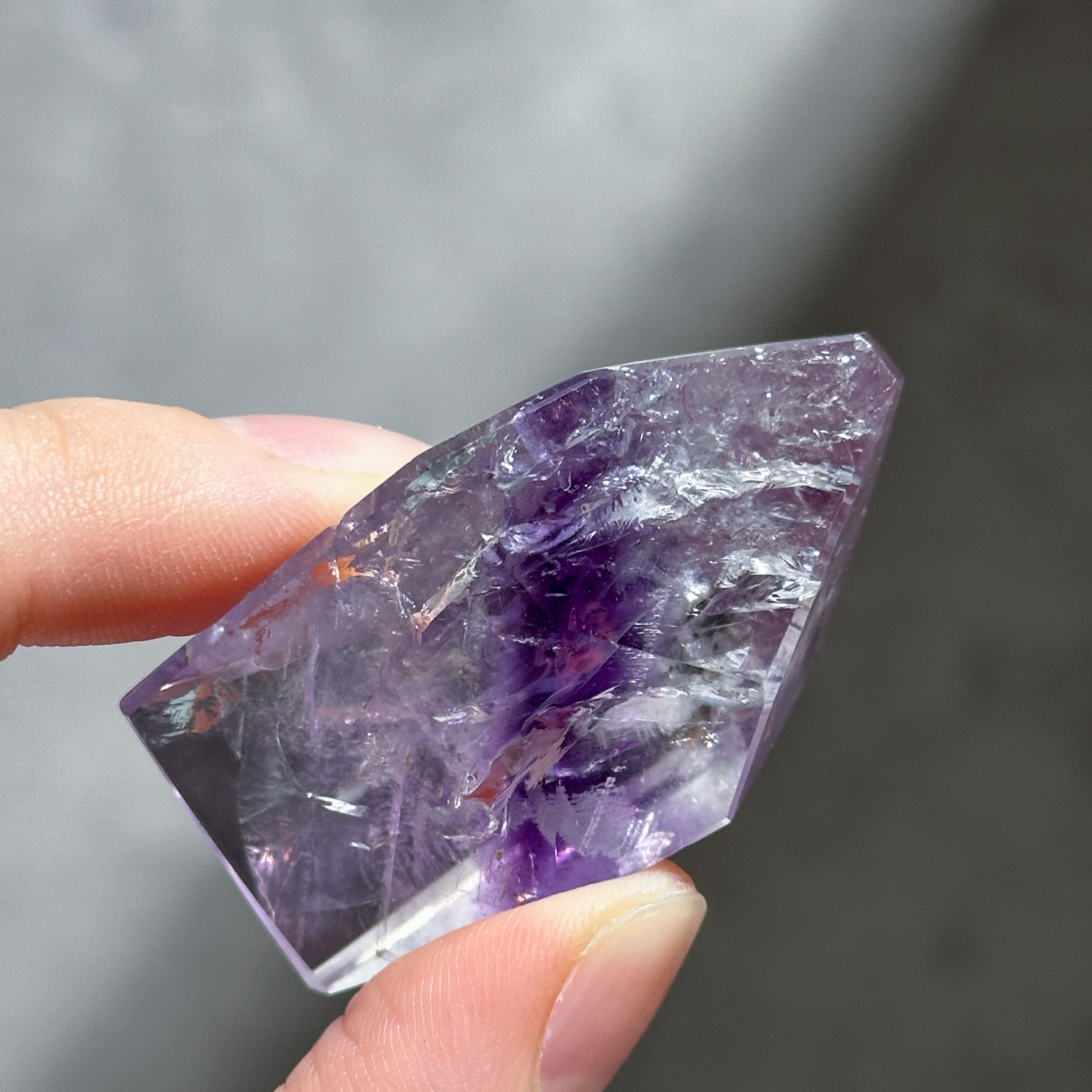 虹◎【ハイクオリティ】ファントムアメジスト フリーフォーム71