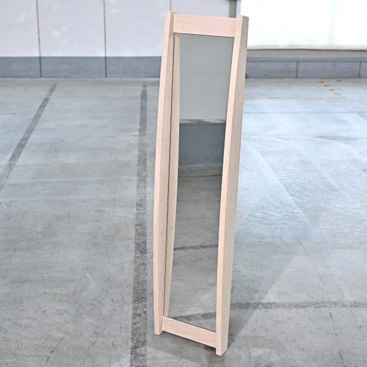 展示品 大雪木工 3万「ノールリス」ミラー オーク無垢材 壁掛け 立て スタンド ウォール 鏡 小物 北海道 旭川 横 北欧風【中古家具/中古インテリア/USED家具ユーズド家具/リサイクル】