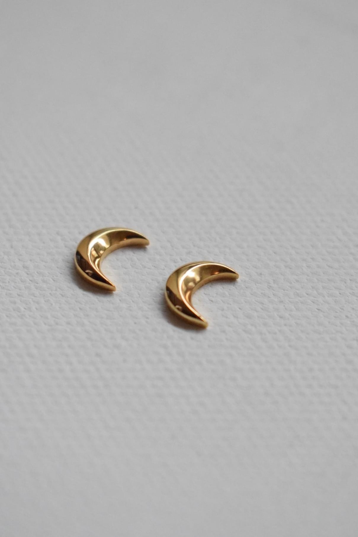 waning moon pierce /gold | emunjewelry