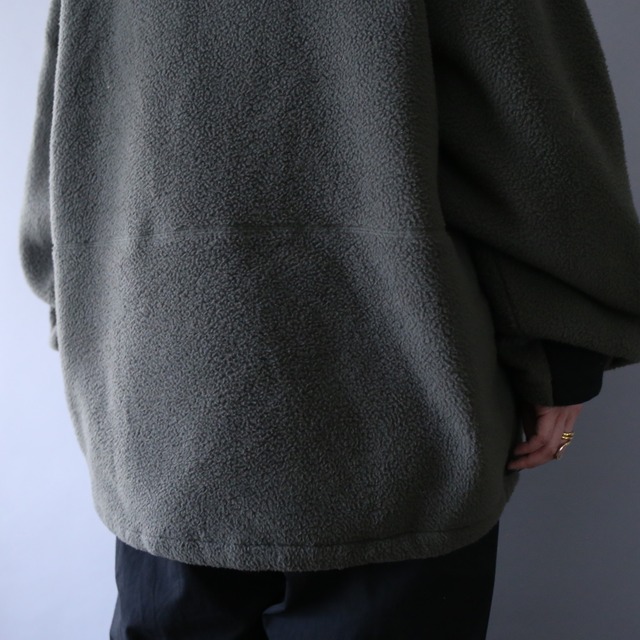 switching color design over silhouette fleece half-zip hoodie