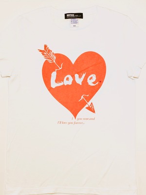 「Love」ティシャツ　白・赤ハート