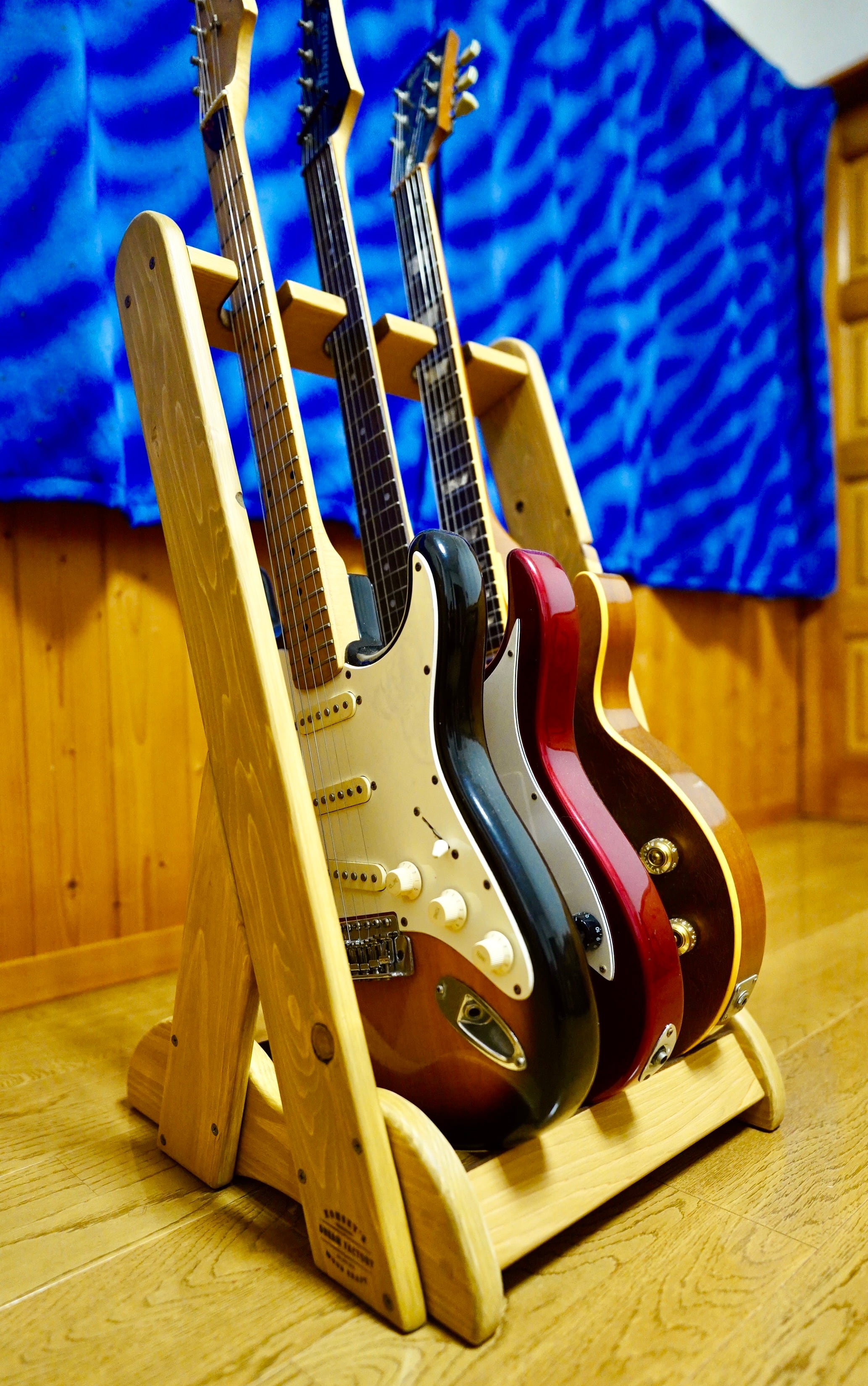 24時間以内に発送】手作り木工 木製ギタースタンド （オーク） ３本