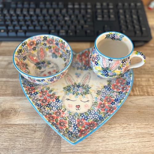 （専用商品）うさぎのハートプレート、マグカップ300ml、ミニボウル