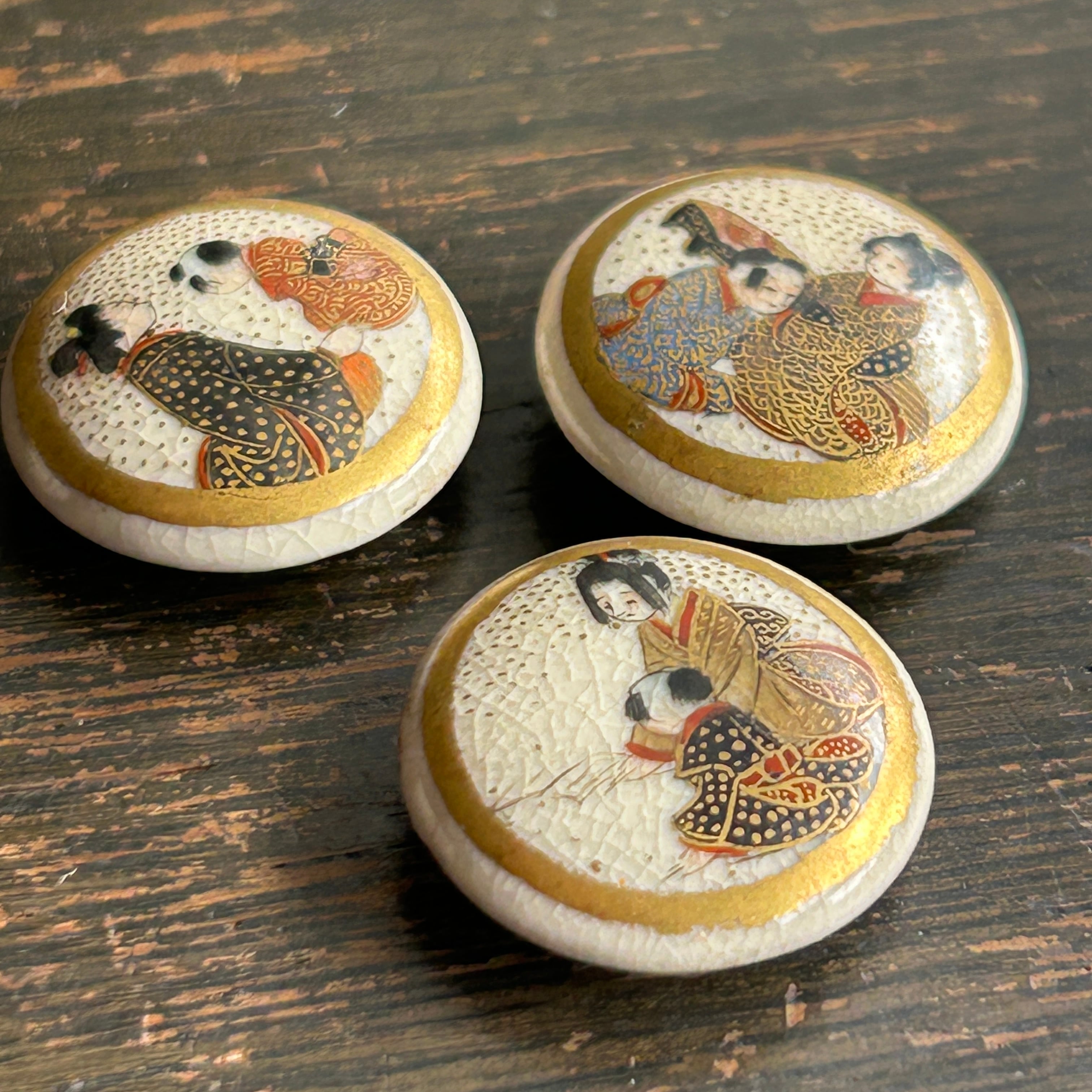 アンティーク　明治の里帰り薩摩ボタン　小3個セット