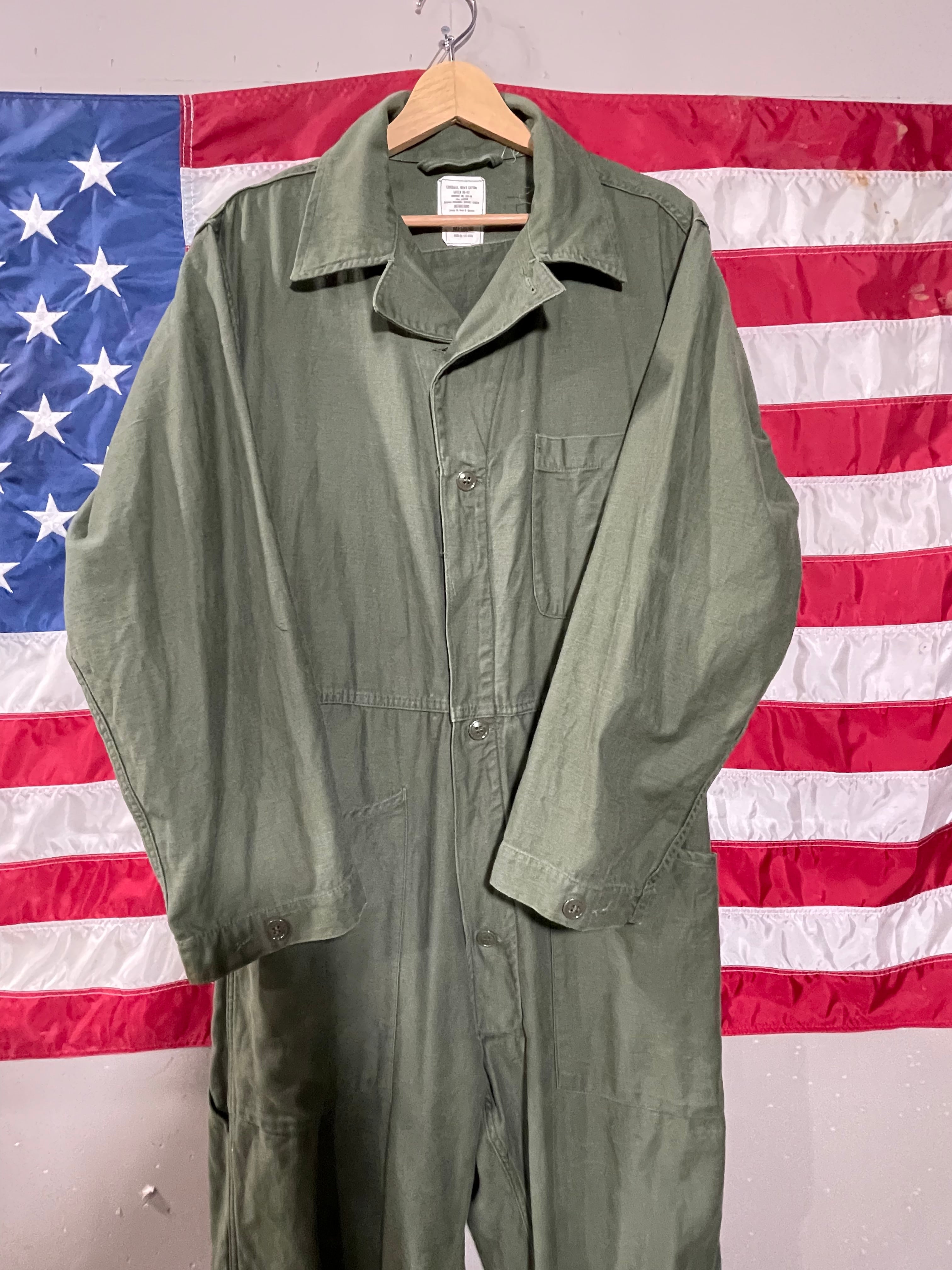 アメリカ海軍　u.s. NAVY つなぎ　　カバーオール　オリーブドラブ　48L 米軍放出品/OD/オリーブドラブ/カバーオール/Msize/つなぎ