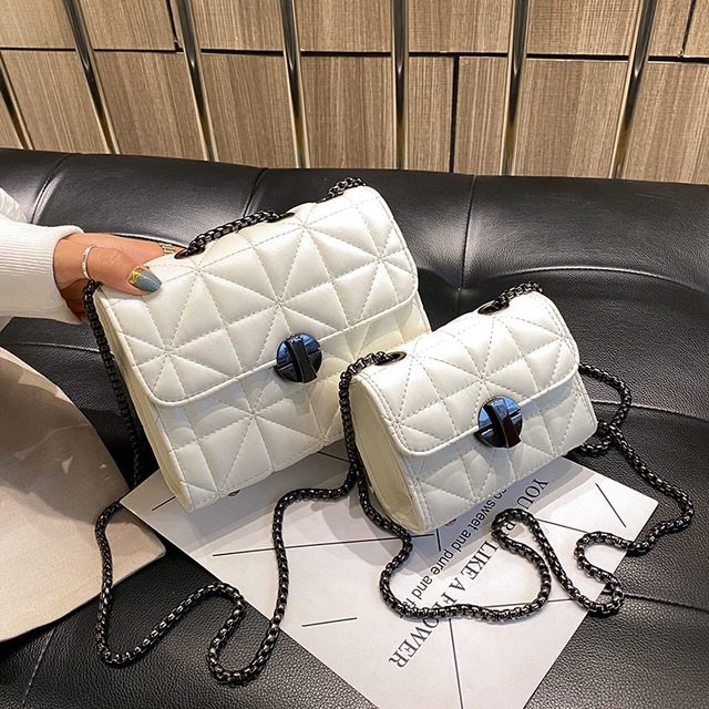 夏の野生の小さなバッグ女性バッグ2020新しい波のファッションニッチデザインショルダーメッセンジャーバッグネット赤小さな正方形のバッグ Tiancai_Wing_Bag0491652