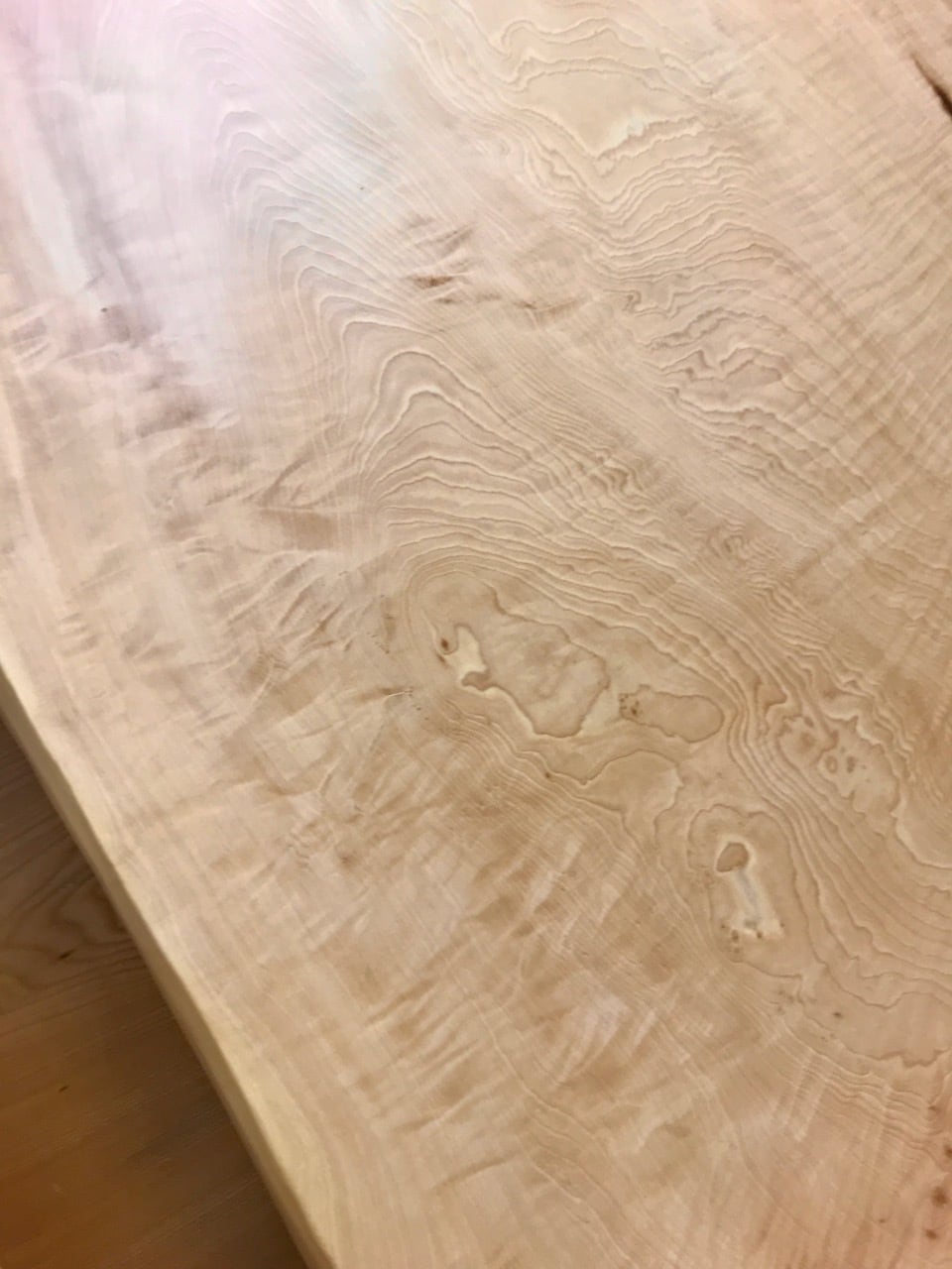 OUTLET】白栃（トチ）皺杢_2370×720-780-1050×50_新宿店_テーブル天板