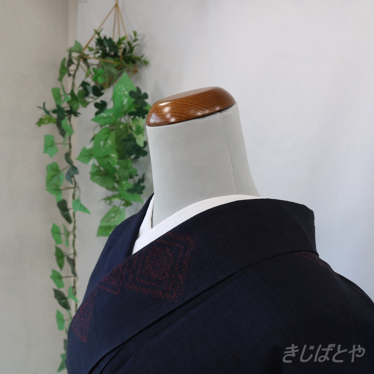 濃紺 花柄 結城紬 着物 結城紬 濃紺に菱 袷 | きじばとや