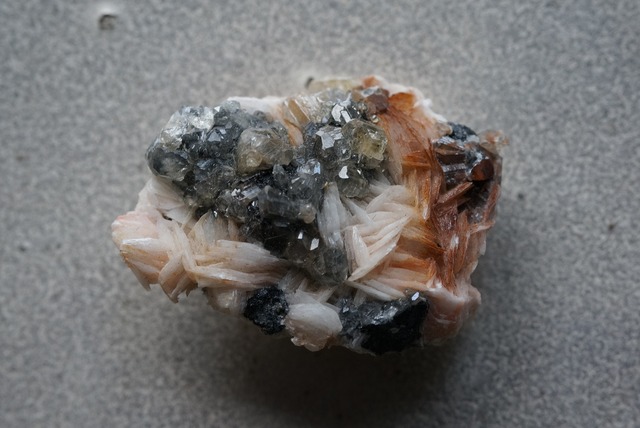 白鉛鉱/重晶石/方鉛鉱 Cerussite with Barite,Galena