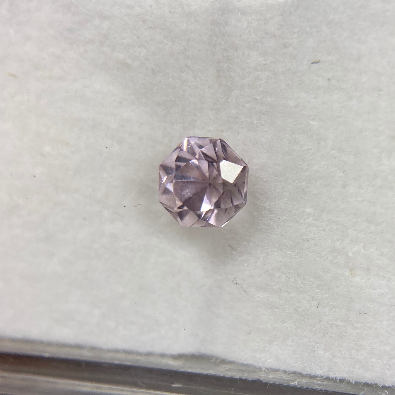 お花みたいなスピネル 約4.7mm スペシャル No.4