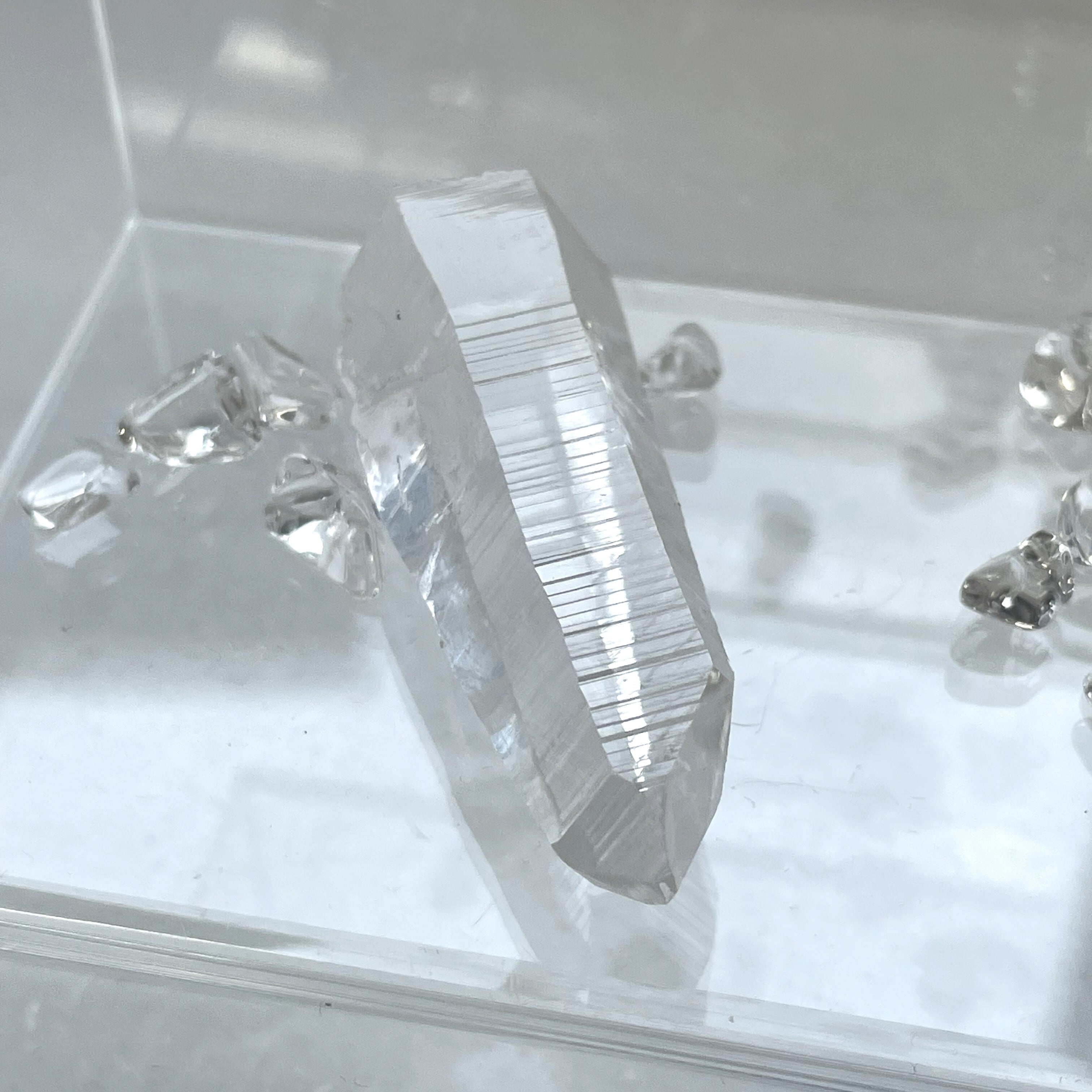 【魂の叡智にアクセスし、直観力と洞察力を目覚めさせる】コロンビアレムリアンクォーツ（レムリアンライト）　G14_2