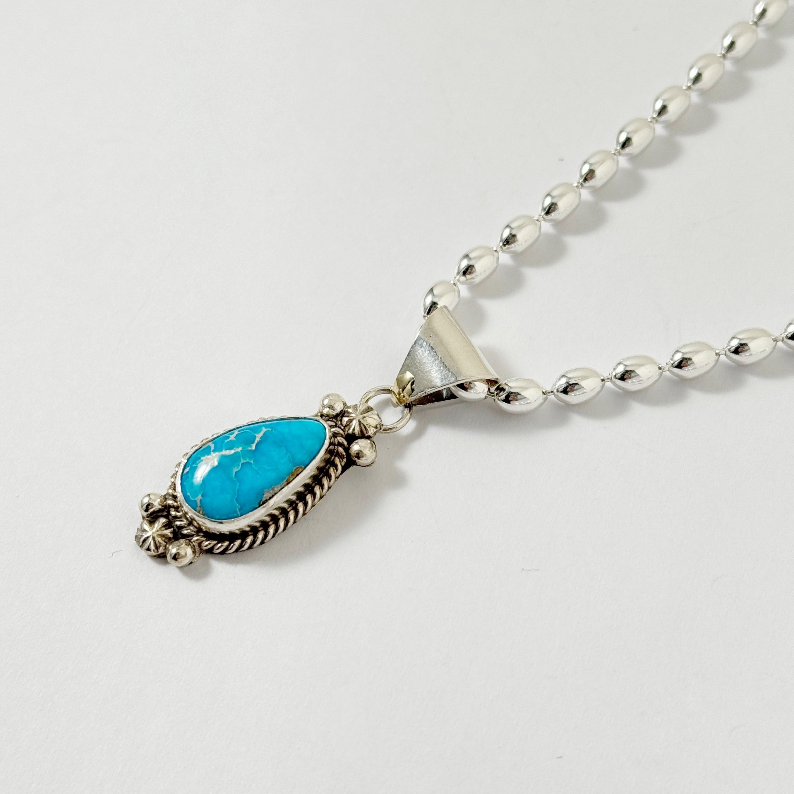 Indian Jewelry 》ROBERT MARTINEZ キングマン ターコイズ ペンダント