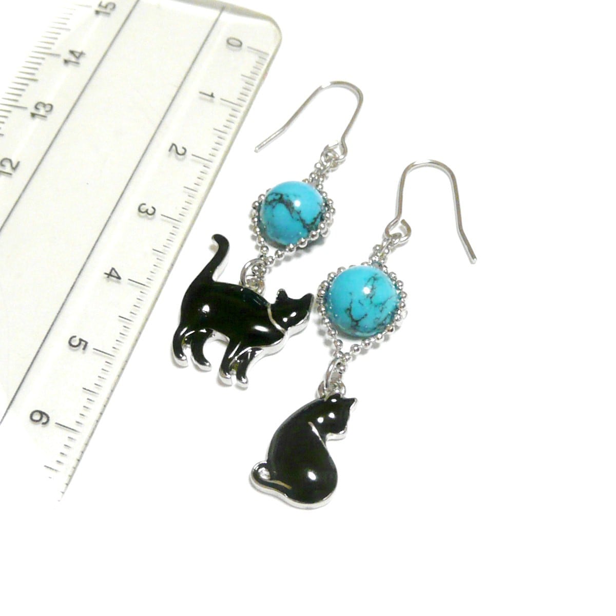 黒猫/そっぽ】ターコイズのアシンメトリーピアス | PAY ID
