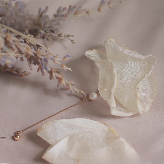 フラワーモチーフ　レイヤード　ロングピアス 2corol  00073