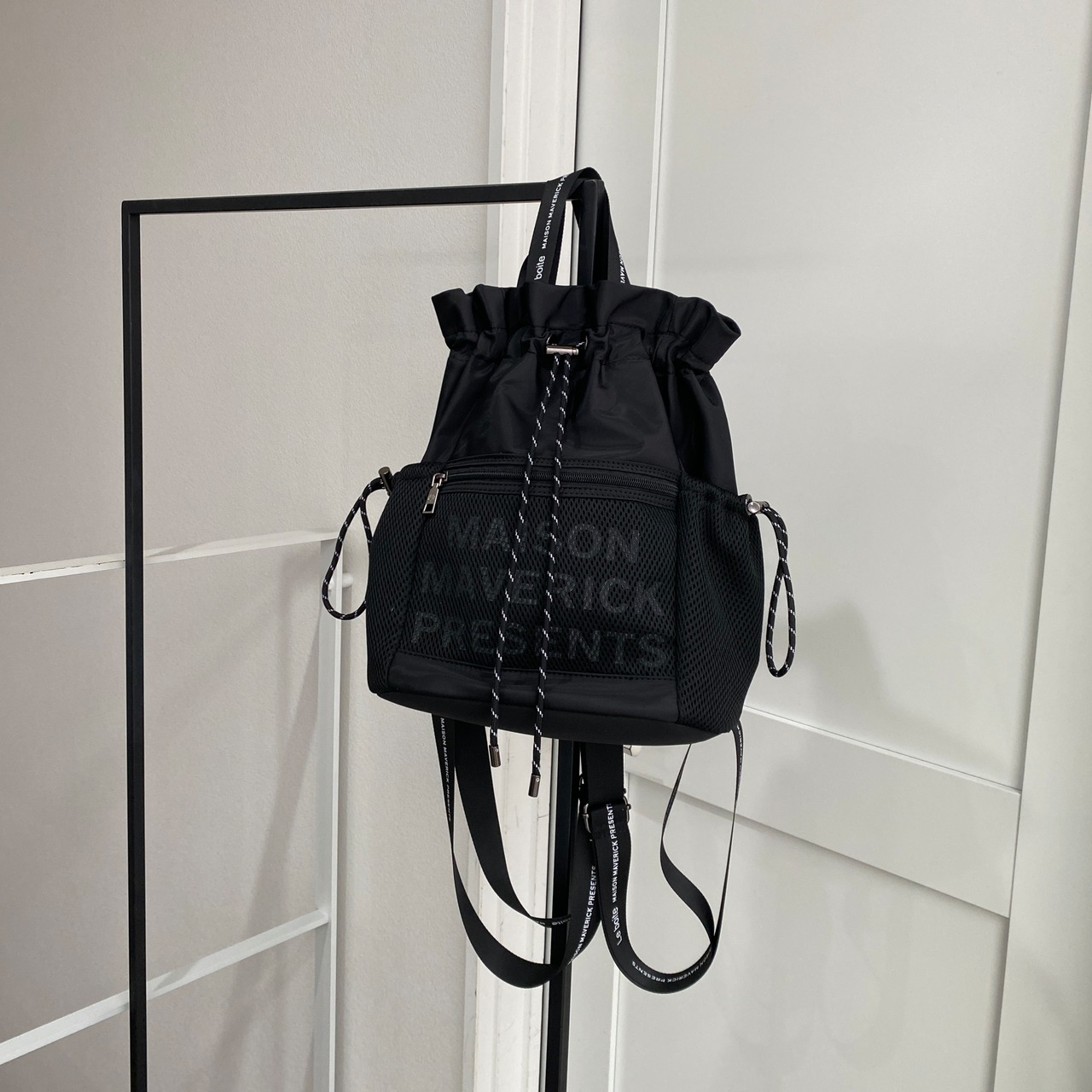 【受注予約：7月中旬入荷予定】nylon drawstring bag/black