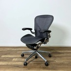 Herman Miller AERON CHAIR Black B ハーマンミラー アーロンチェア Bサイズ オフィスチェア ワークチェア ブラック ポスチャーフィット タキシードメッシュ フル機能【中古】【250サイズ】