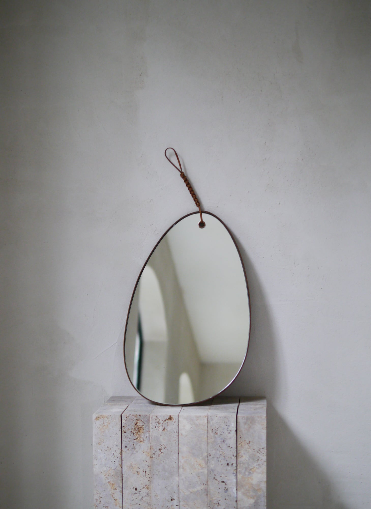 韓国雑貨APAIRB 鏡 Pebble Mirror (Small) 韓国雑貨APAIRB 鏡 Pebble Mirror (Small) 鏡で韓国インテリアを