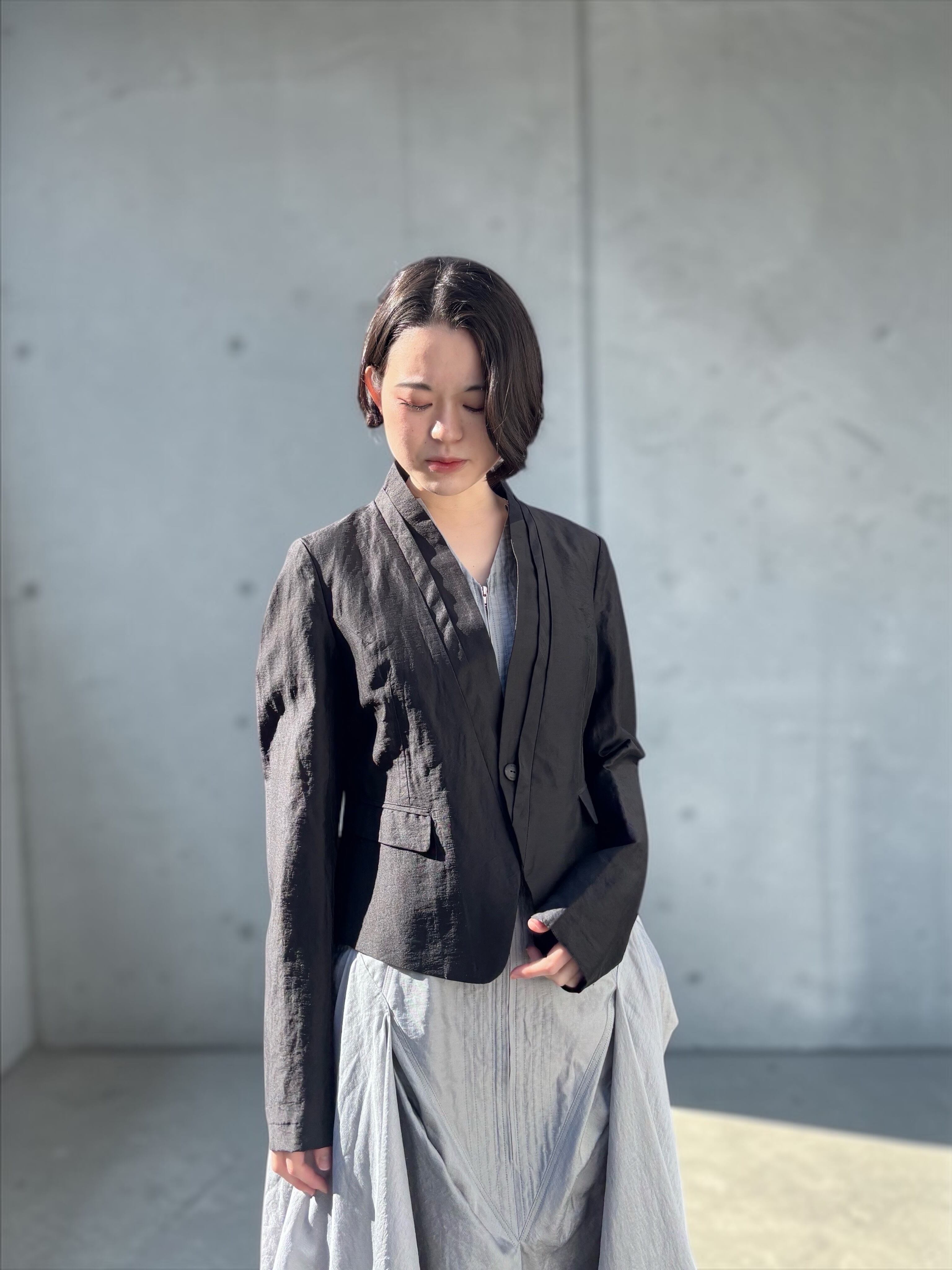 divka 凛と羽織る軽やかクロップドジャケット | Little Happiness