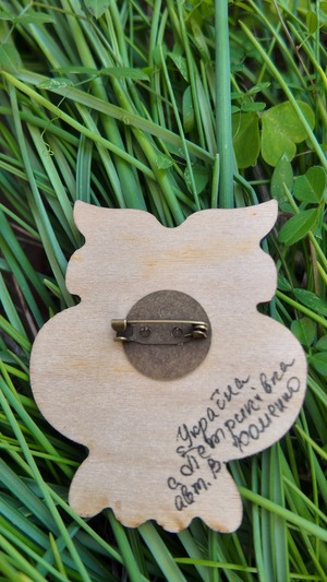 ウクライナ伝統絵画 ペトリキウカ塗り 木製ブローチ（ホメンコ作）