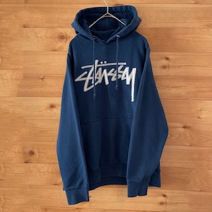 【STUSSY】USA製  黒タグ スウェット パーカー 刺繍ロゴ Sサイズ ネイビー ステューシー US古着