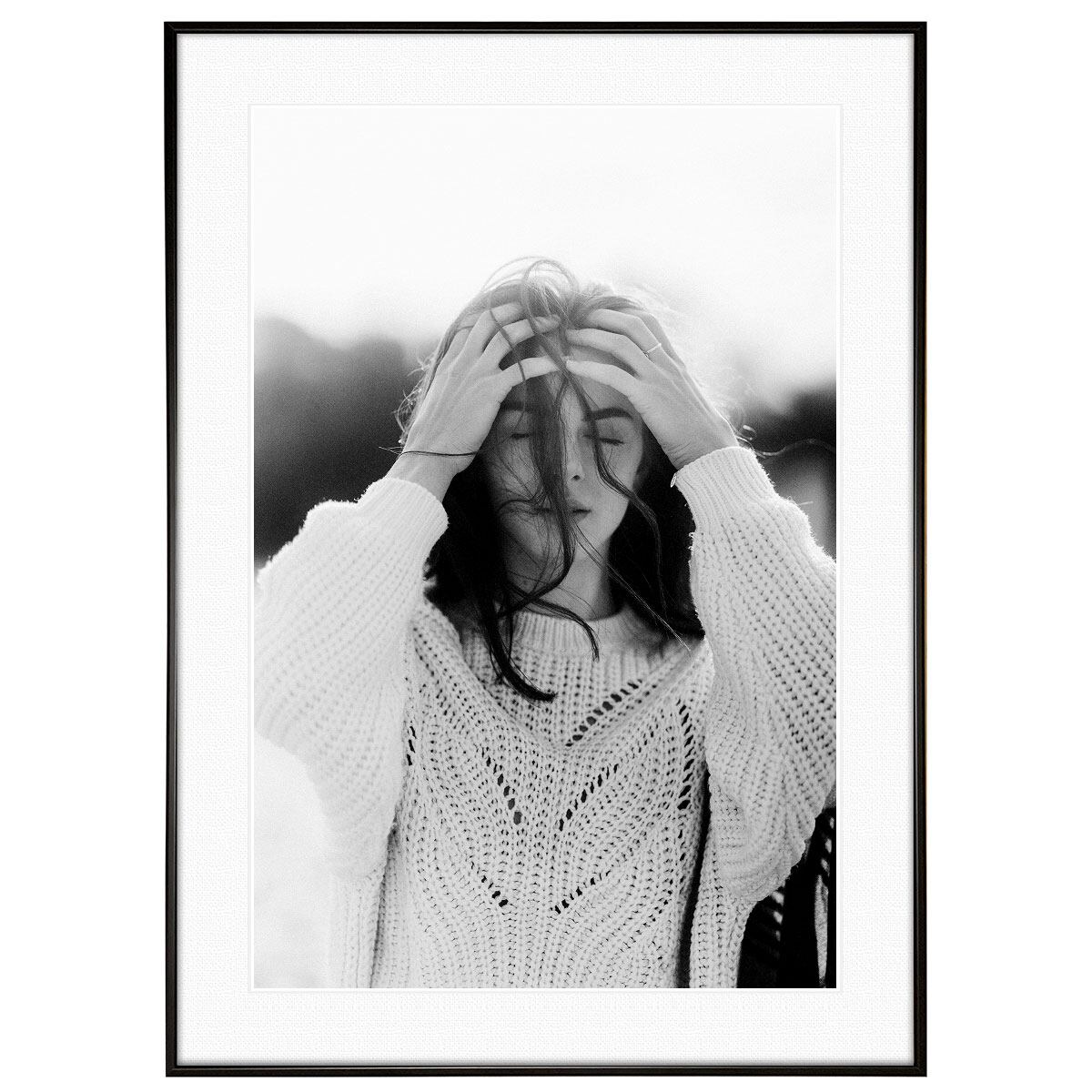 人物の写真 髪に触れる女性 インテリアモノクロアートポスター額装 AS2253