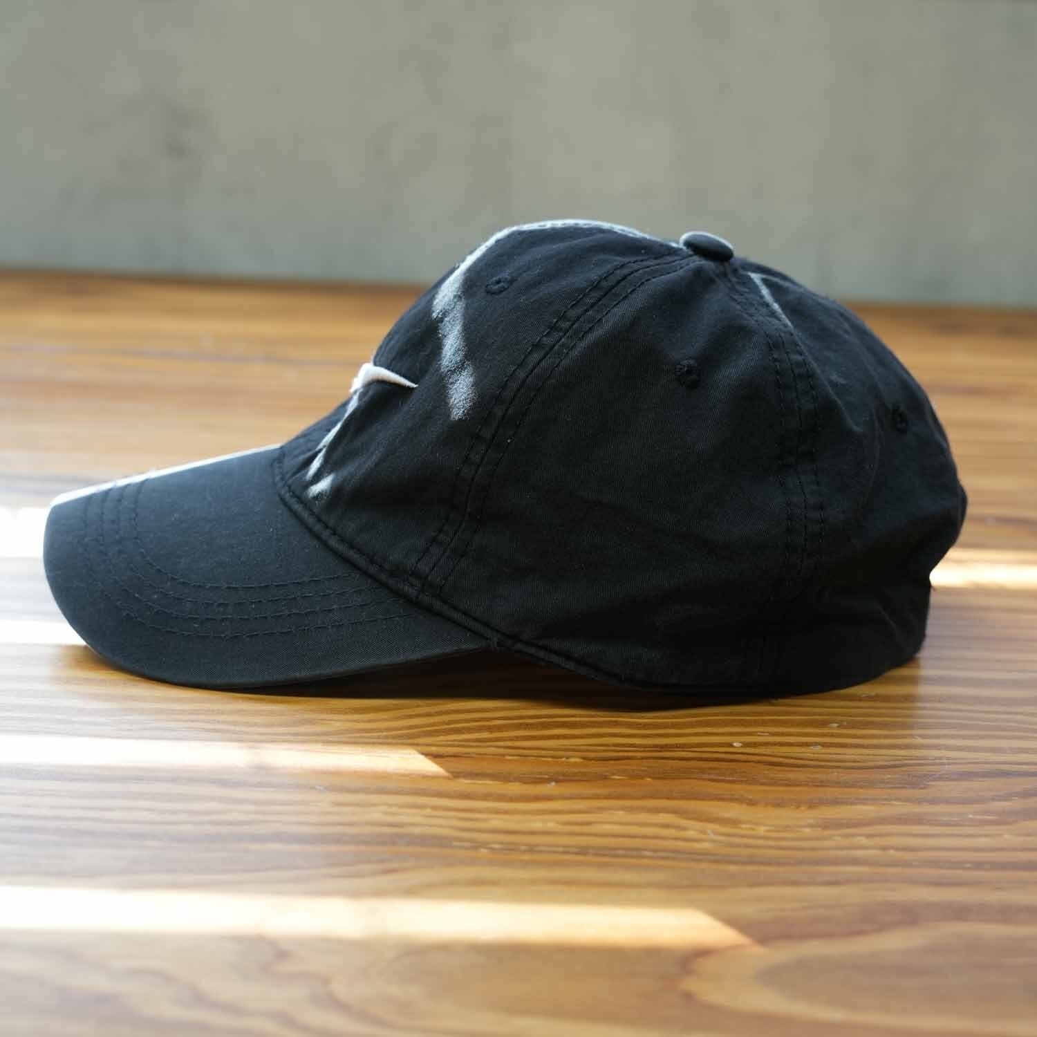 90s NIKE GOLF USA製 キャップ ヴィンテージ スウォッシュ 刺繍 90s NIKE ナイキ 刺繍キャップ ブラック×ホワイト 頭回り小さめ 帽子