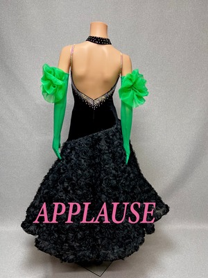 【新着】社交ダンス ドレス　 スタンダード　 モダンドレス　 ブラック（ベルベット、緑バラグローブ）　M　ST-25-33　デモ・競技用ドレス　発表会衣装　パーティドレス　ワンピース 　舞台衣装