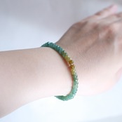 透明感抜群の翡翠で手元を彩ります！green&yellow gradation ブレスレット A貨翡翠 jd_br1074