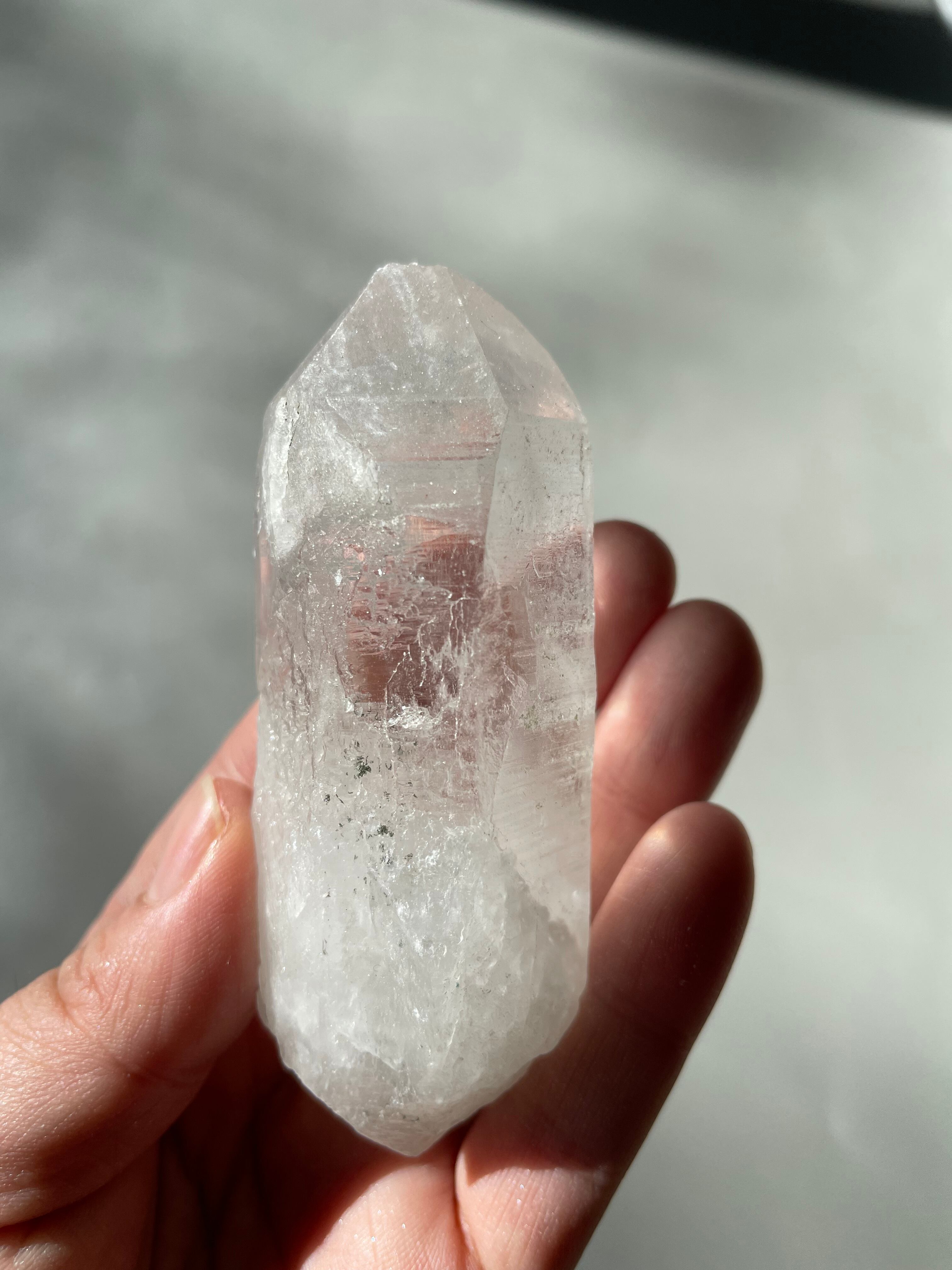 パキスタン　ギルギット　スカルドゥ産　ヒマラヤ水晶　DT 虹　セルフフィード