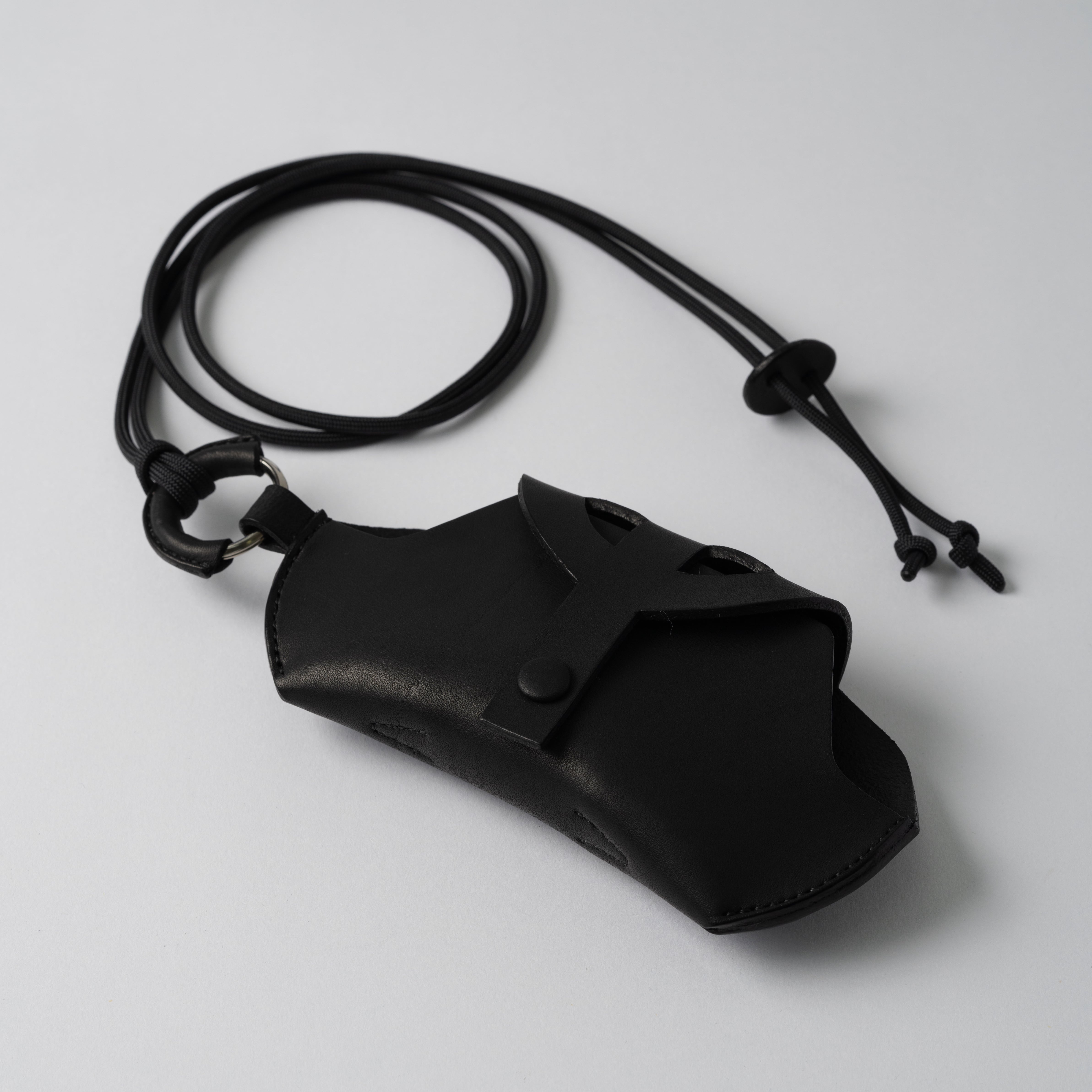 Yin Year ブラック サングラス ケース付き Yin Year ブラックフレーム