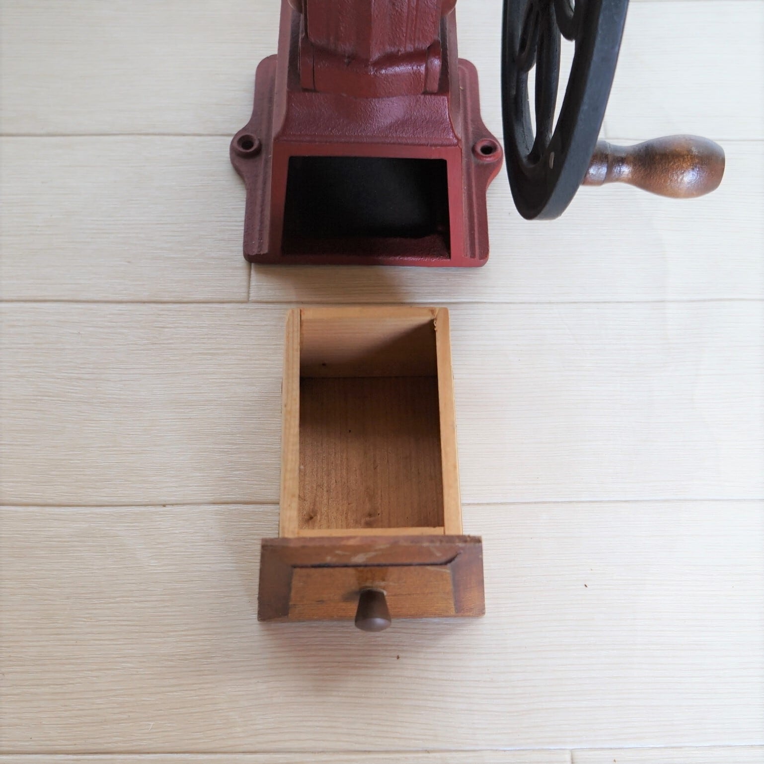 コレクション 21】カリタ ダイヤミル（レッド） | 純喫茶家具の村田商會