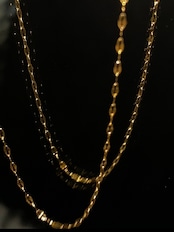 Fine petal necklace