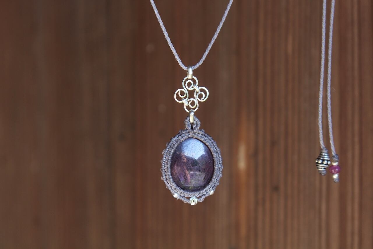 Star Ruby silver925 wirework micro macrame pendant