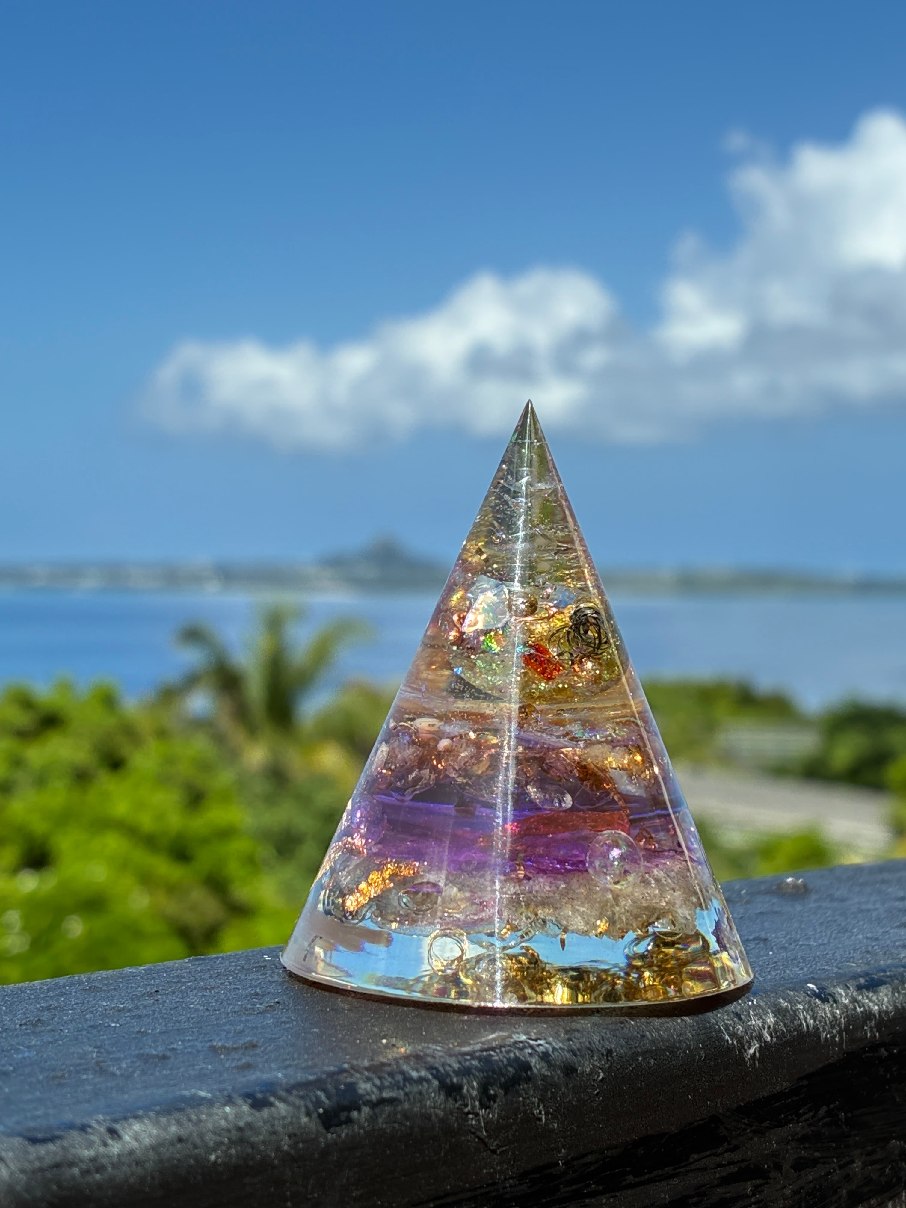 【激レア】沖縄 特大ピラミッド 琉球オルゴナイト天然石初美ママ【開運/引き寄せ】 琉球オルゴナイトの【ハピくる工房】