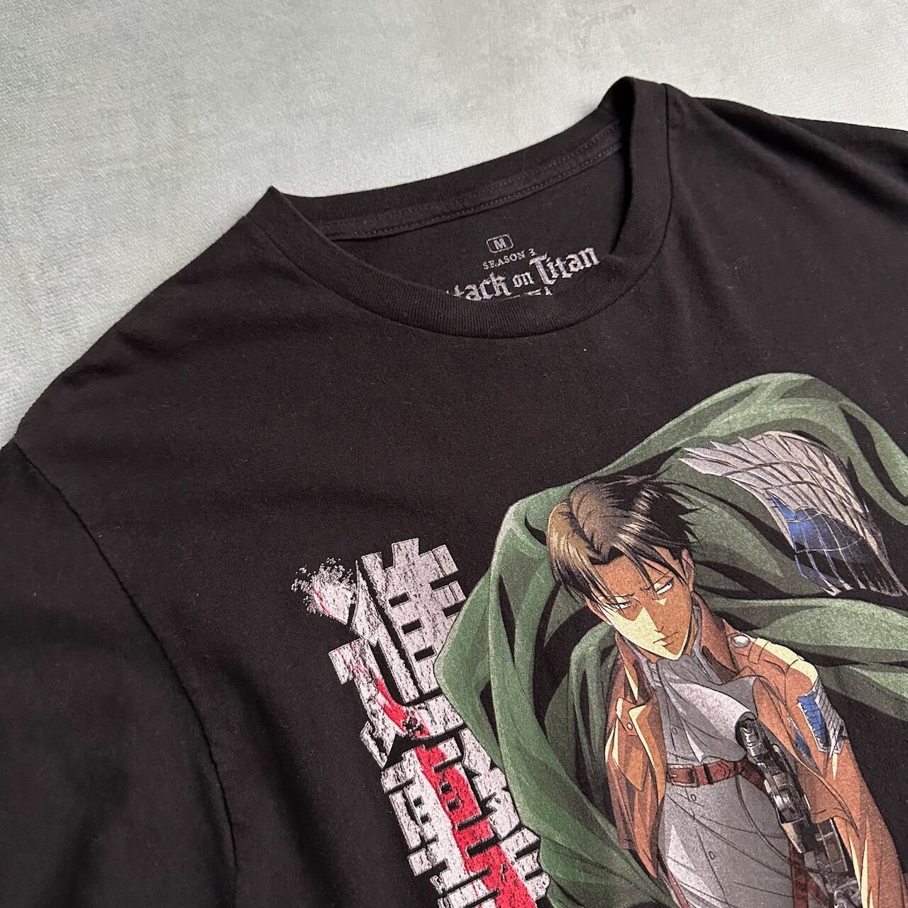 進撃の巨人 リヴァイ兵長 アニメTシャツ 黒 | RUFFY