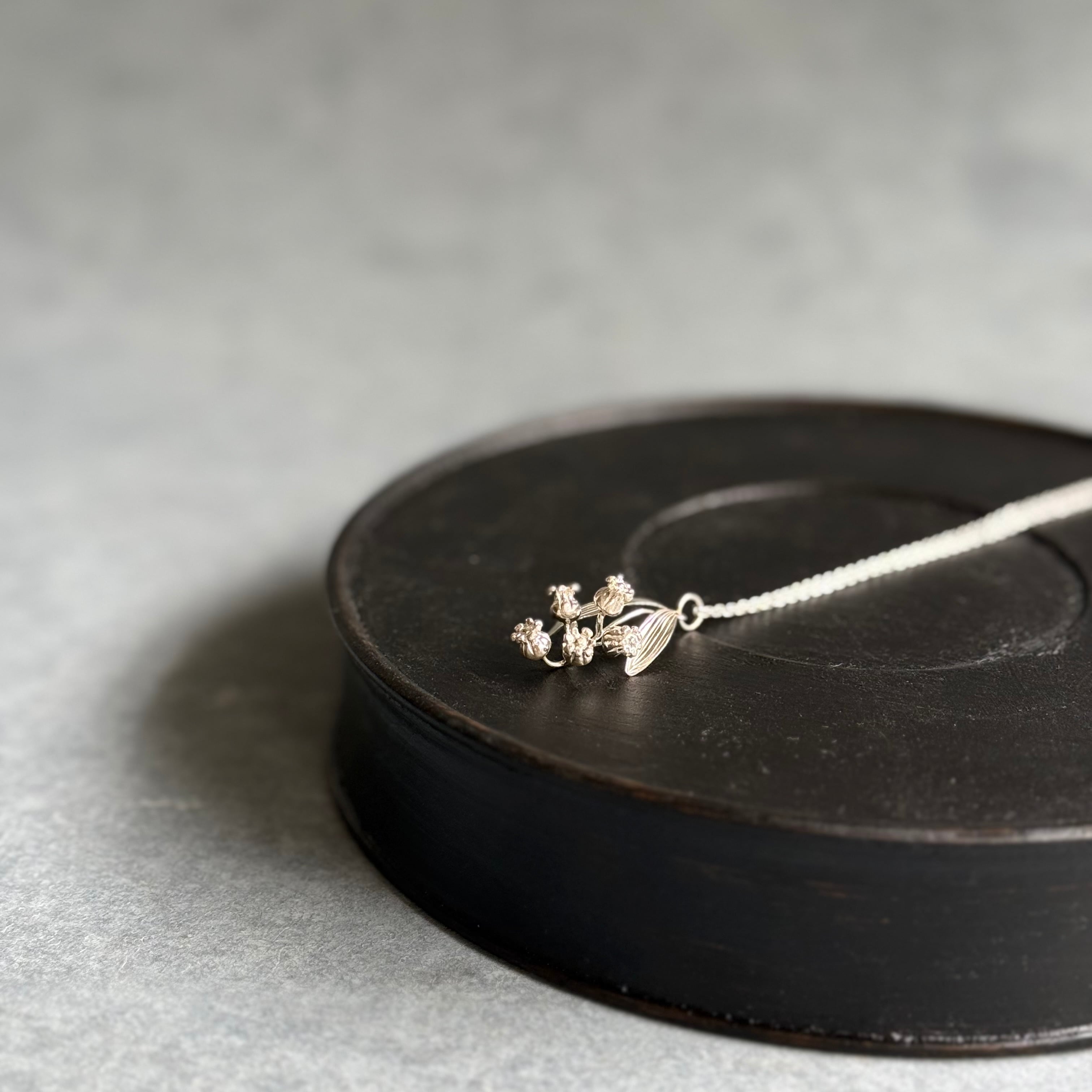 吉田史 すずらん5輪ネックレス