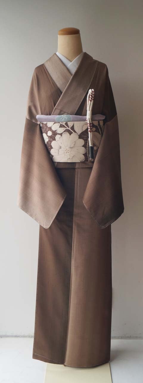 袷】柴染×憲法色 縦縞暈し 紬 | 大山キモノ・ちぇらうなぼるた