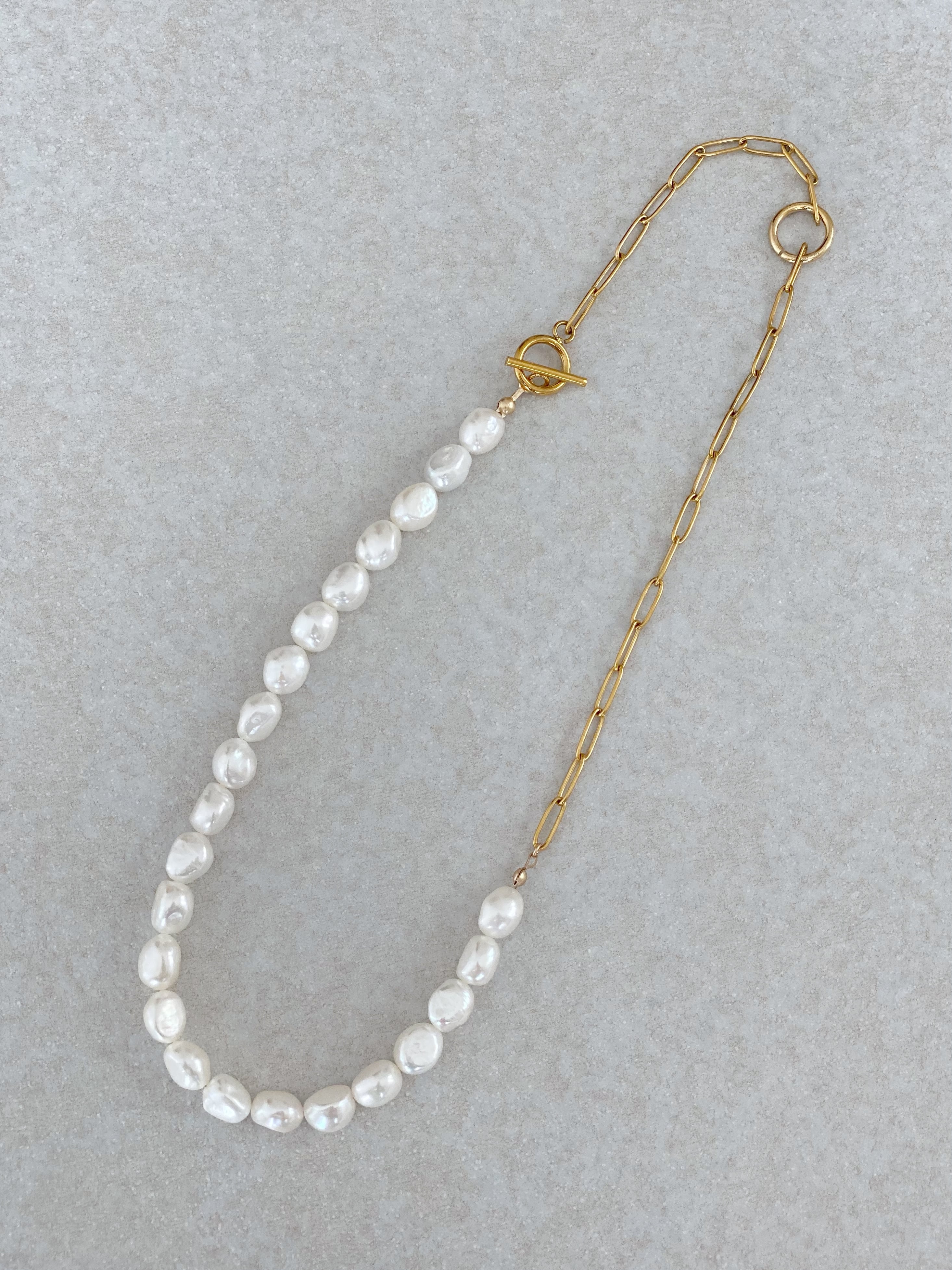 chain pearl necklace