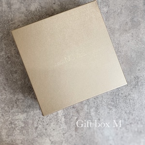 [ BASE限定販売 ] NOVEL Gift box ( M )